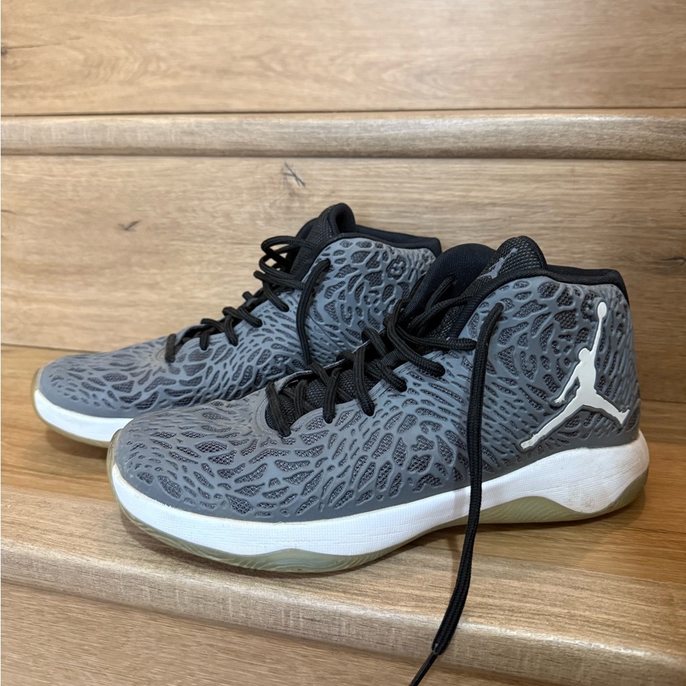 Jordan Gray and Black Athletic Shoes with Elephant Print